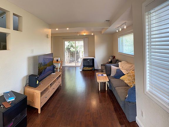 5th image of 1688A Rose Ave #A