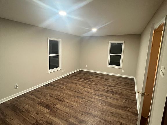 5th image of 7914 E Elm St #7914