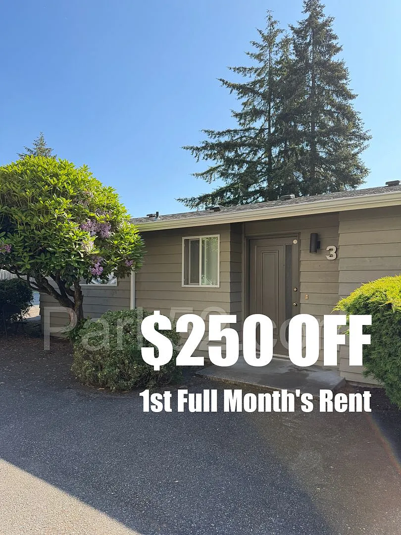 $250 Off The First Full Month! Single Level 1 Bedroom Triplex in Fircrest — Photo 1