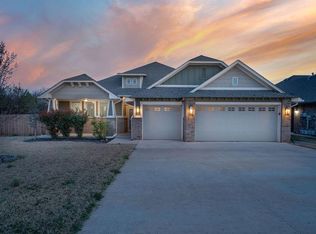 2816 Cedar Creek Dr, Moore, OK 73160