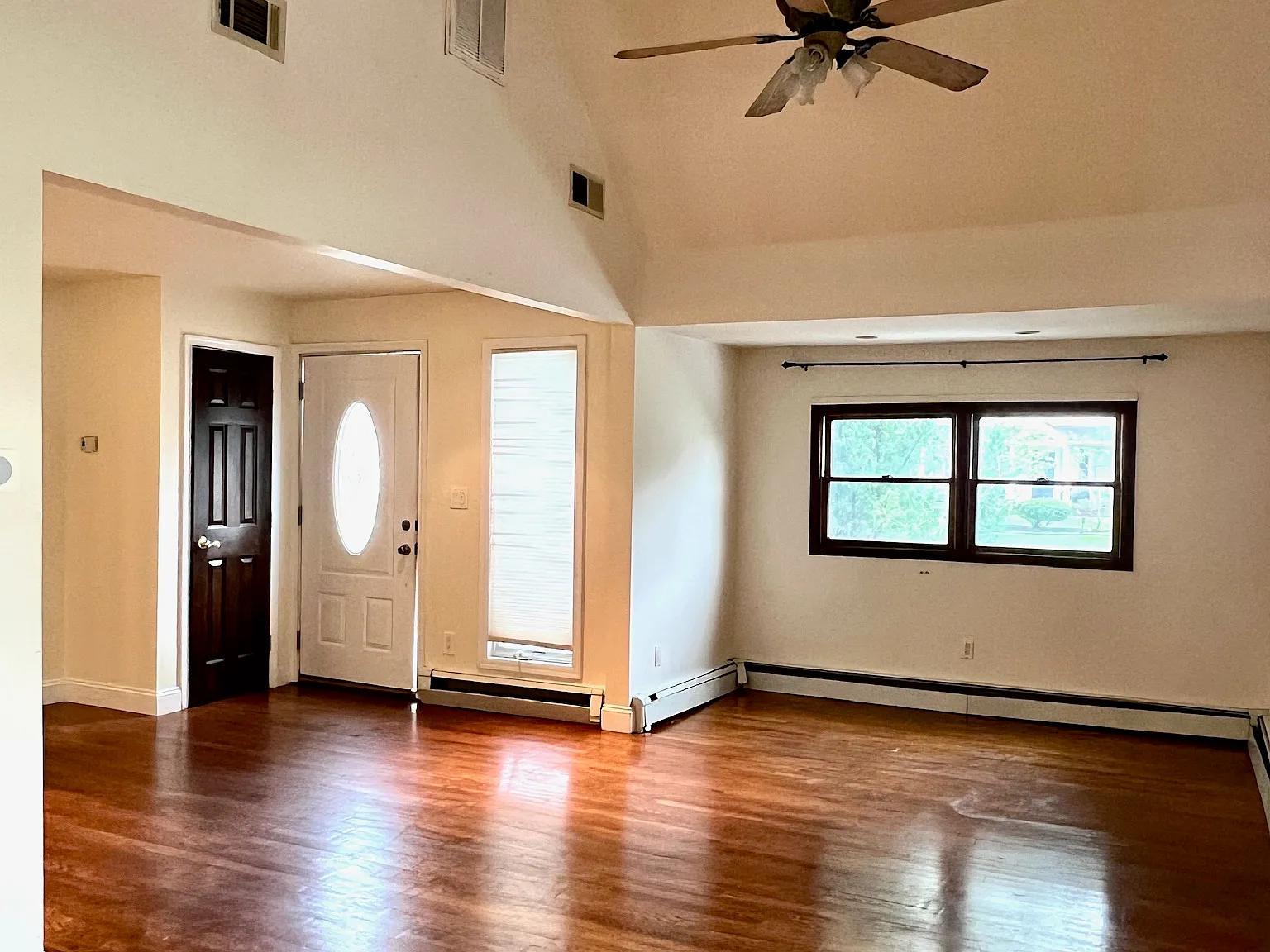 Pequot Ln, East Islip — Photo 4
