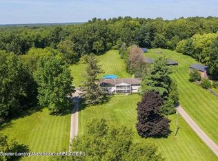 9182 Warner Rd, Haslett, MI 48840