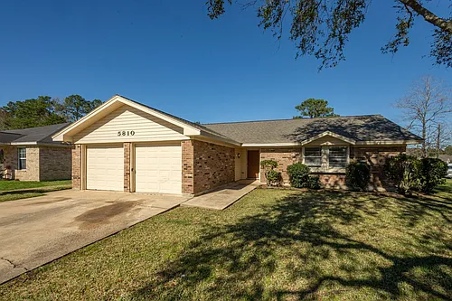 5810 Meadowview Rd Photo 1
