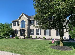 107 Verdure Ln, Douglassville, PA 19518