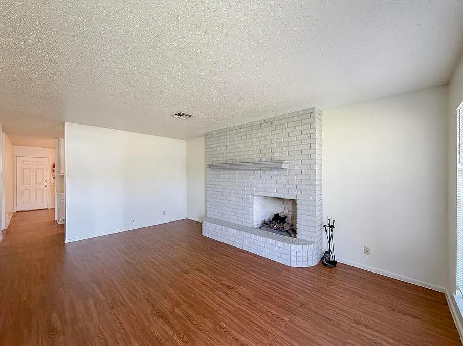 Building Photo - 3705 Ivanhoe Dr