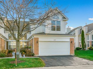 517 Citadel Cir, Westmont, IL 60559