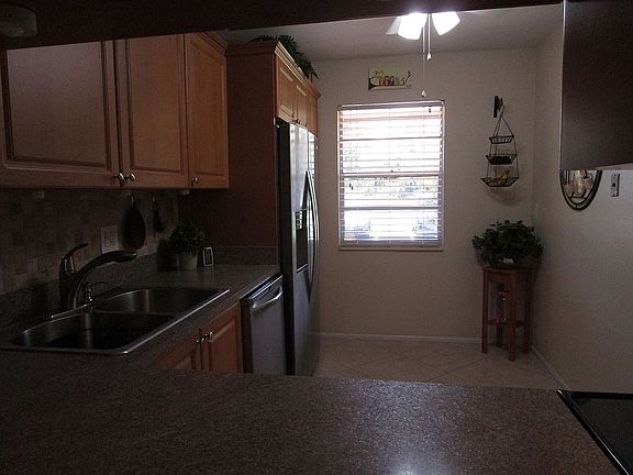 5th image of 433 Golden River Dr