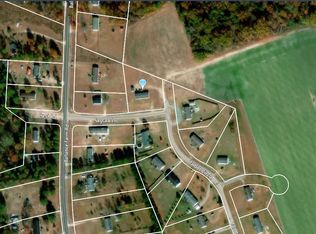 57 Skylark Ln, Saint Pauls, NC 28384