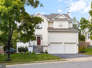 1220 Barksdale Dr NE, Leesburg, VA