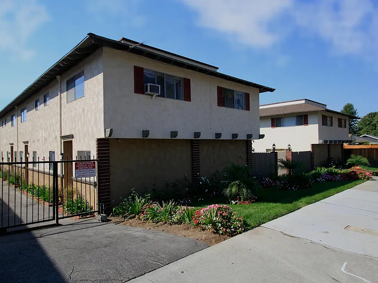 614 Linwood Ave #B — Photo 3