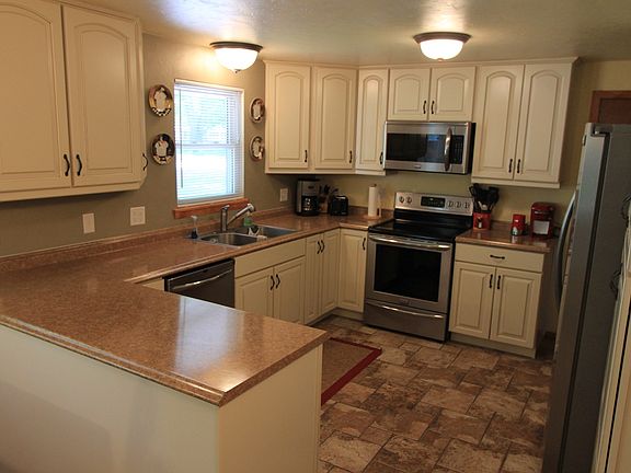 2nd image of 405 Memory Ct