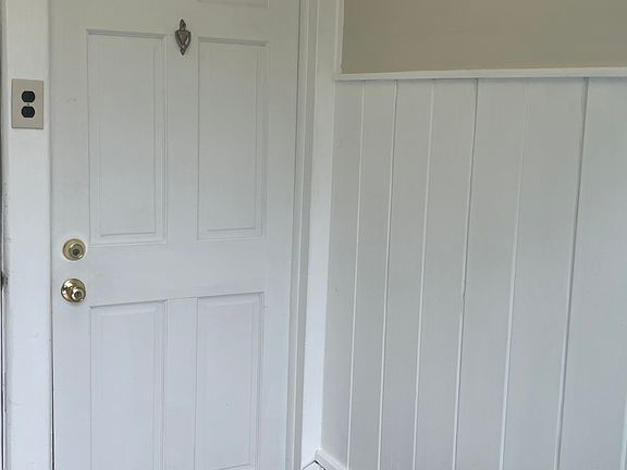 Property Interior Entrance (2nd)