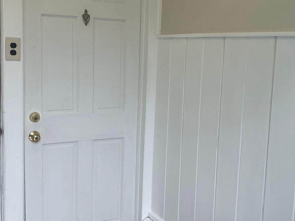 Property Interior Entrance (2nd)