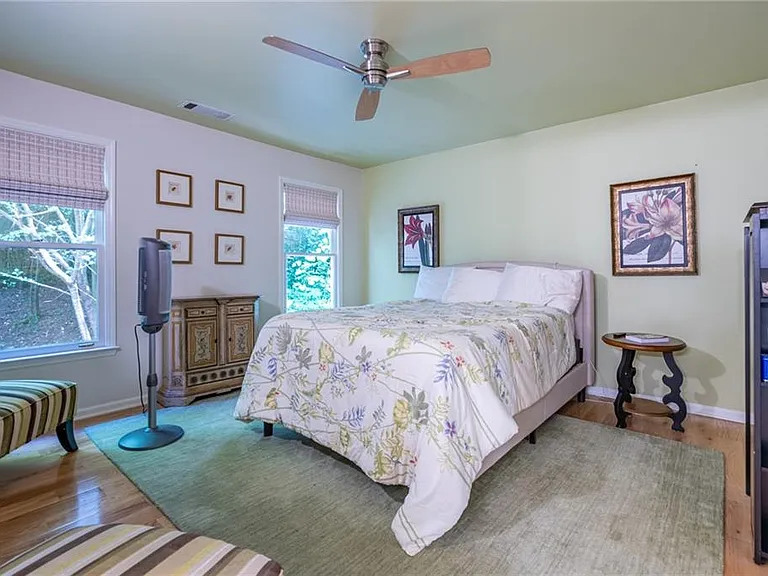 1421 Hillpine Ln NE — Photo 16