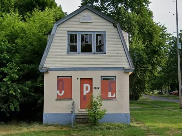 1402 W Dartmouth St, Flint, MI 48504