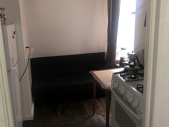 5th image of 96 E 208th St Floor 3