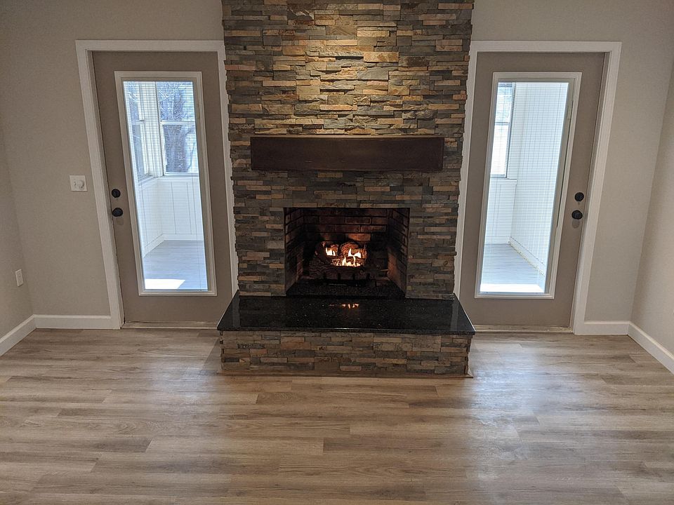 Remote gas fireplace