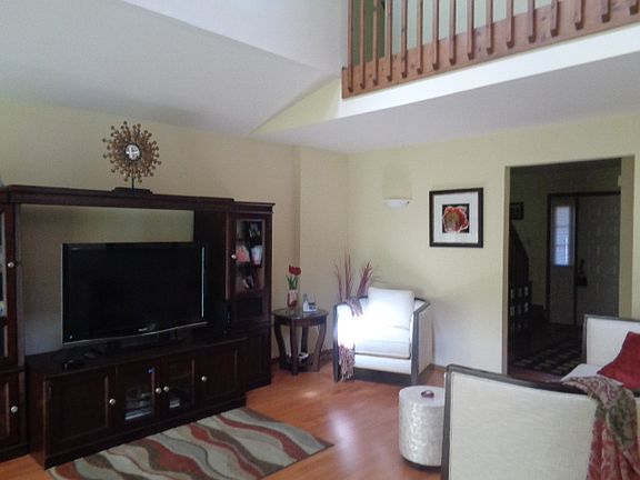 5th image of 196 Lake Dr #196