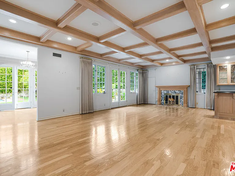 604 N Linden Dr — Photo 12