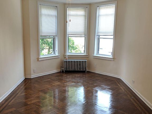 3rd image of 6119 Palmetto St #2F
