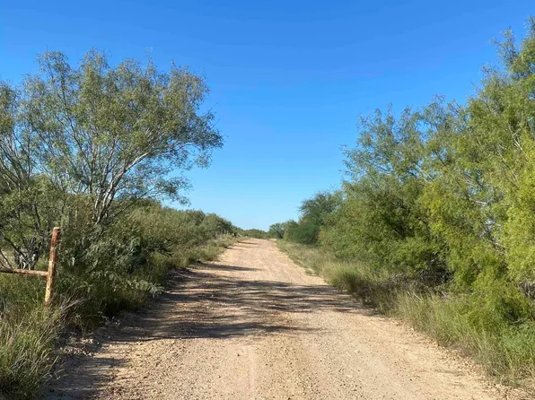 7 Ranch Rd, Encinal, TX 78019