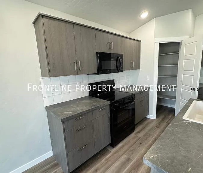 5036 W Apgar St — Photo 11