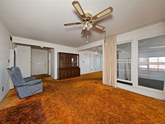 4th image of 711 Salot St