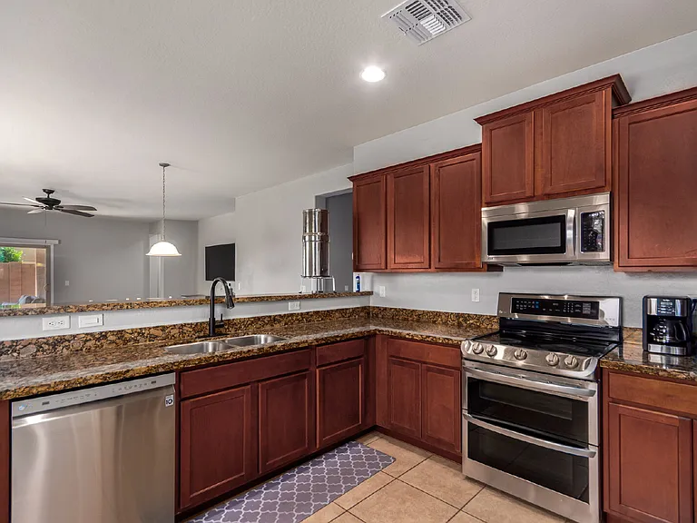 41177 W Lucera Ln — Photo 6