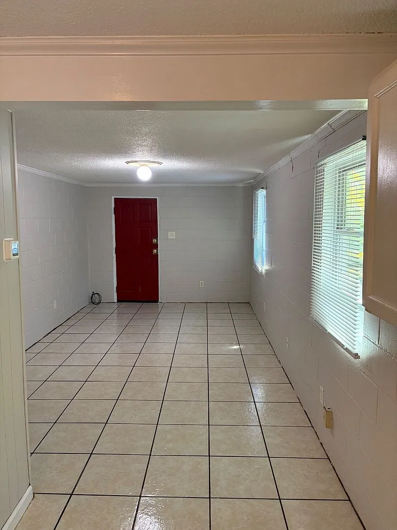 2 bed 1 bath house near Five Points! $975/month - All new appliances! — Photo 2