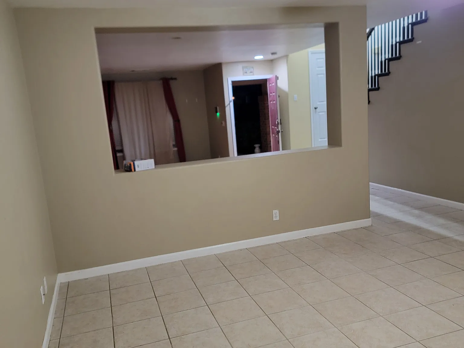 4 bed, 2270 sqft, $3,000 — Photo 2