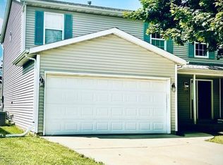 22 Rounds Rd, Bloomington, IL 61704