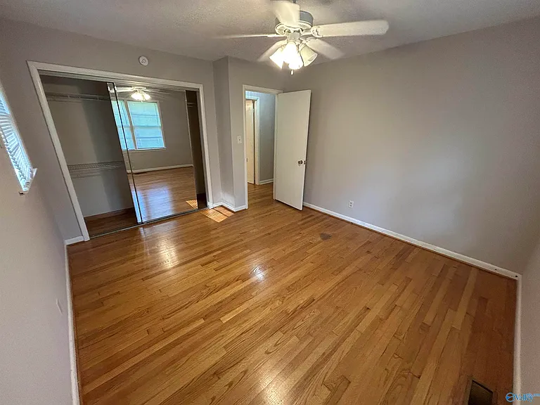 1607 Chapman Ave NE — Photo 13