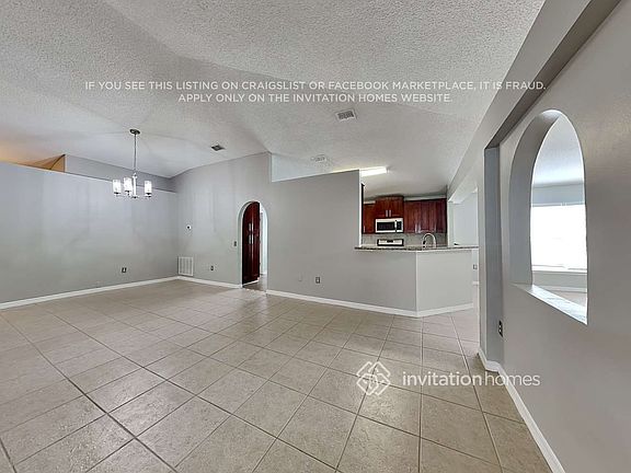4th image of 1622 Hudderfield Cir W