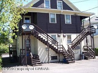 2nd image of 17 Welles St