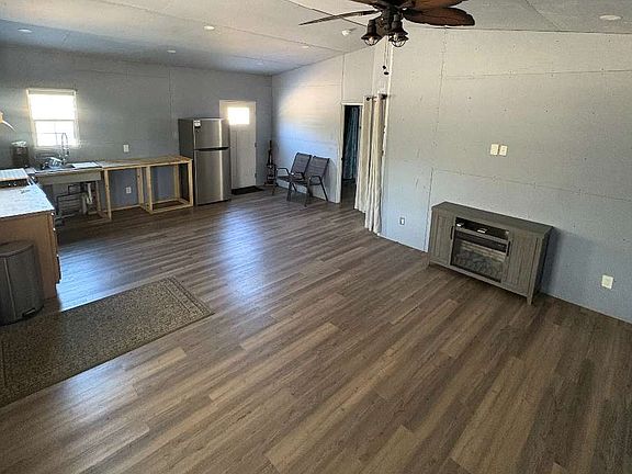 4th image of 20504 50th St