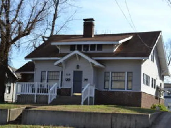 319 W Walnut St, Carbondale, IL 62901
