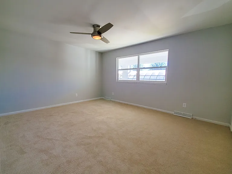 650 Village Place South Dr — Photo 5