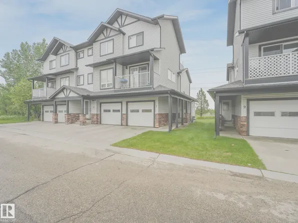 11 Clover Bar Ln #7, Strathcona County, AB T8H 0C4