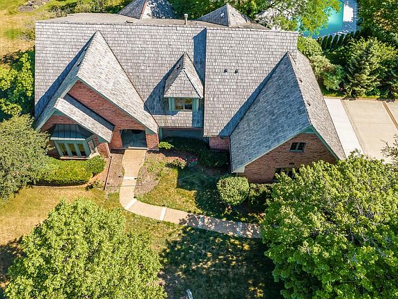 2nd image of 195 Peregrine Ln