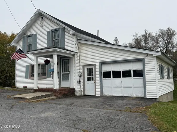 15 2nd Avenue, Whitehall, NY 12887