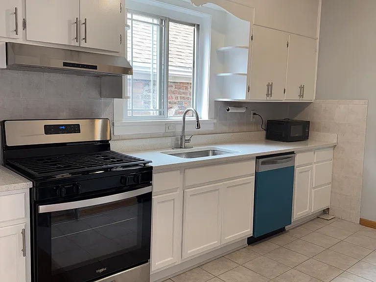 3308 S Hoyne Ave #2F — Photo 7