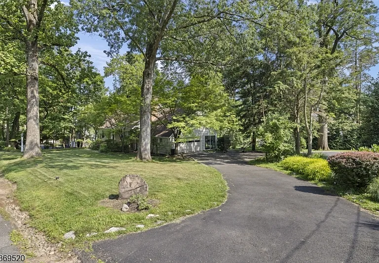 400 Hobart Ave — Photo 26
