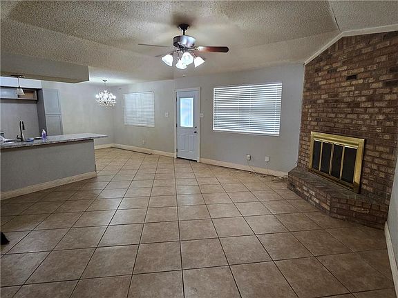 2nd image of 2405 Williamsburg Dr