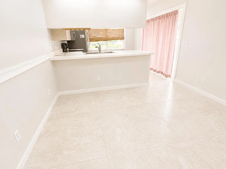 3115 Kingston Ct — Photo 4