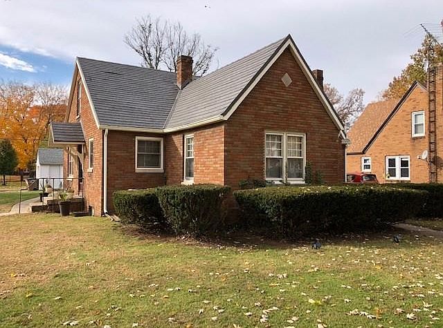 2nd image of 2302 Pearl St