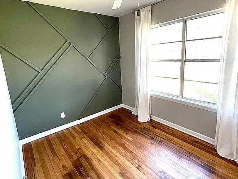 1806 Vine St — Photo 14