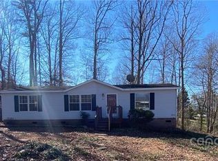 2087 Moss Farm Rd, Hickory, NC 28602