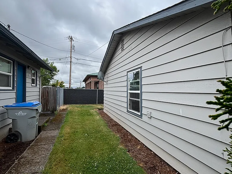 12437 SW Hall Blvd #3 — Photo 8