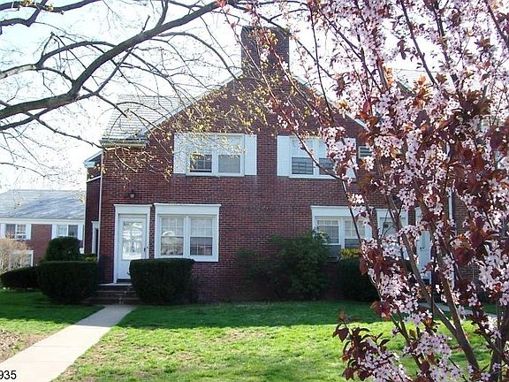 2nd image of 299 Elmwood Ave #299