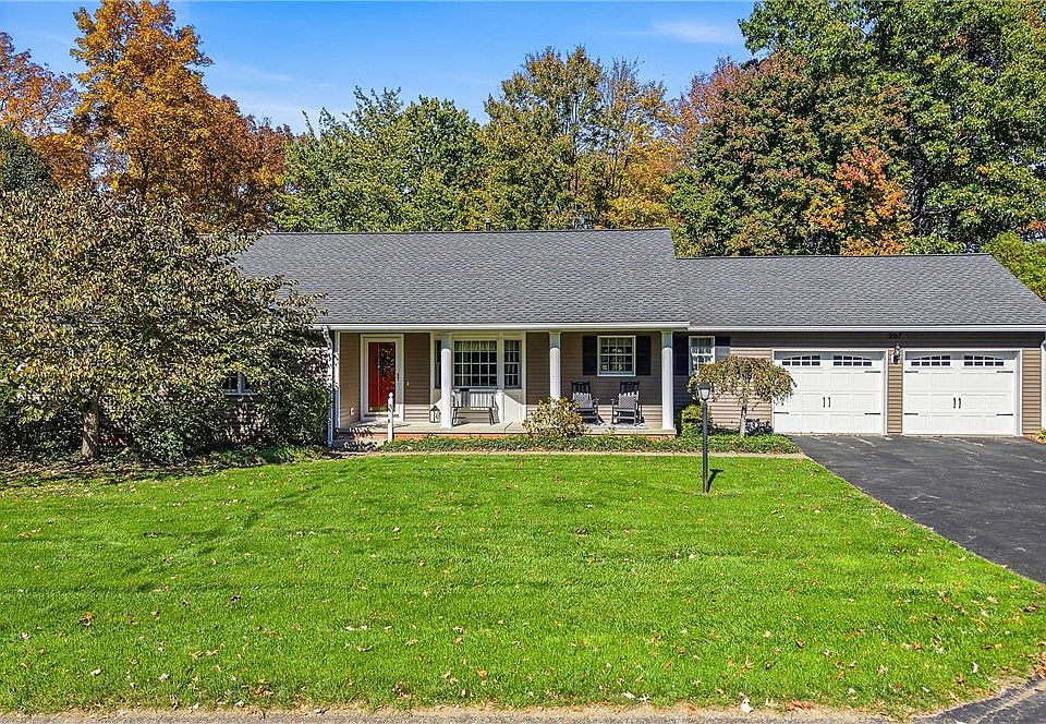 1st image of 207 W Windridge Rd